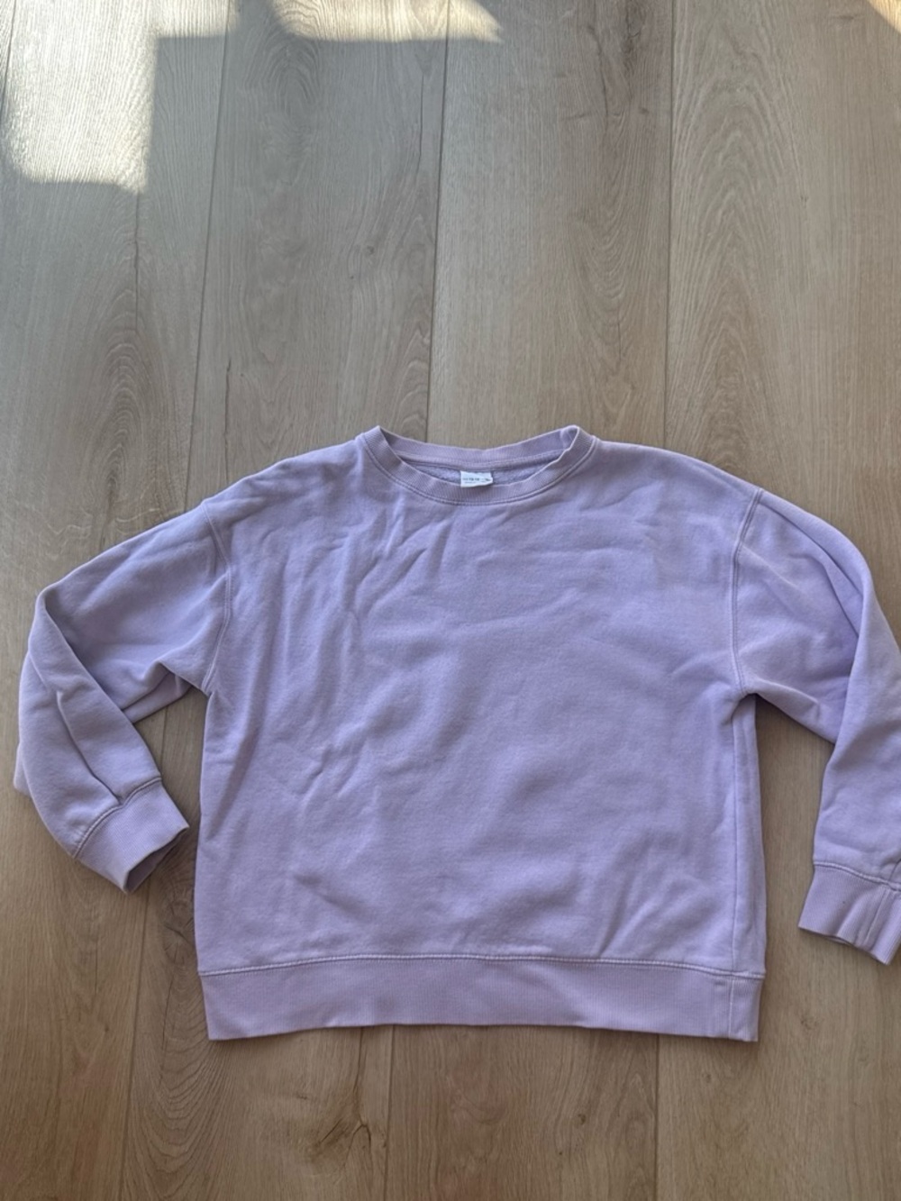 Lavender Crewneck Sweatshirt - kids 13-14 fits like women’s XS